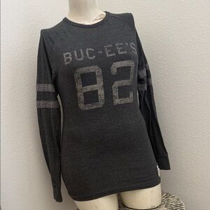 Buc-ee's 82 Vintage-Style Medium Charcoal Long Sleeve Tee